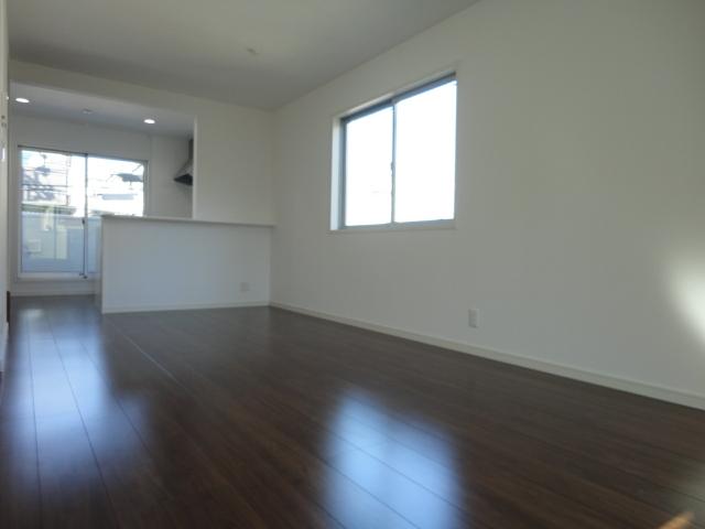 Same specifications photos (living). Example of construction living