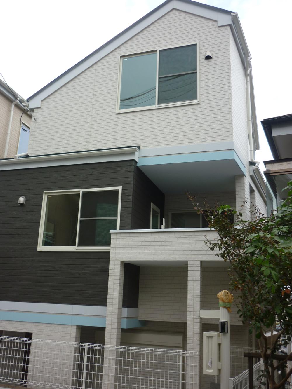 Local appearance photo. Local (11 May 2013) Shooting