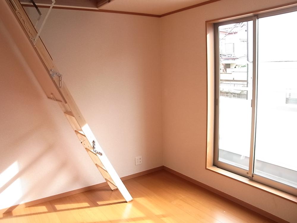 Non-living room. Indoor (11 May 2013) Shooting