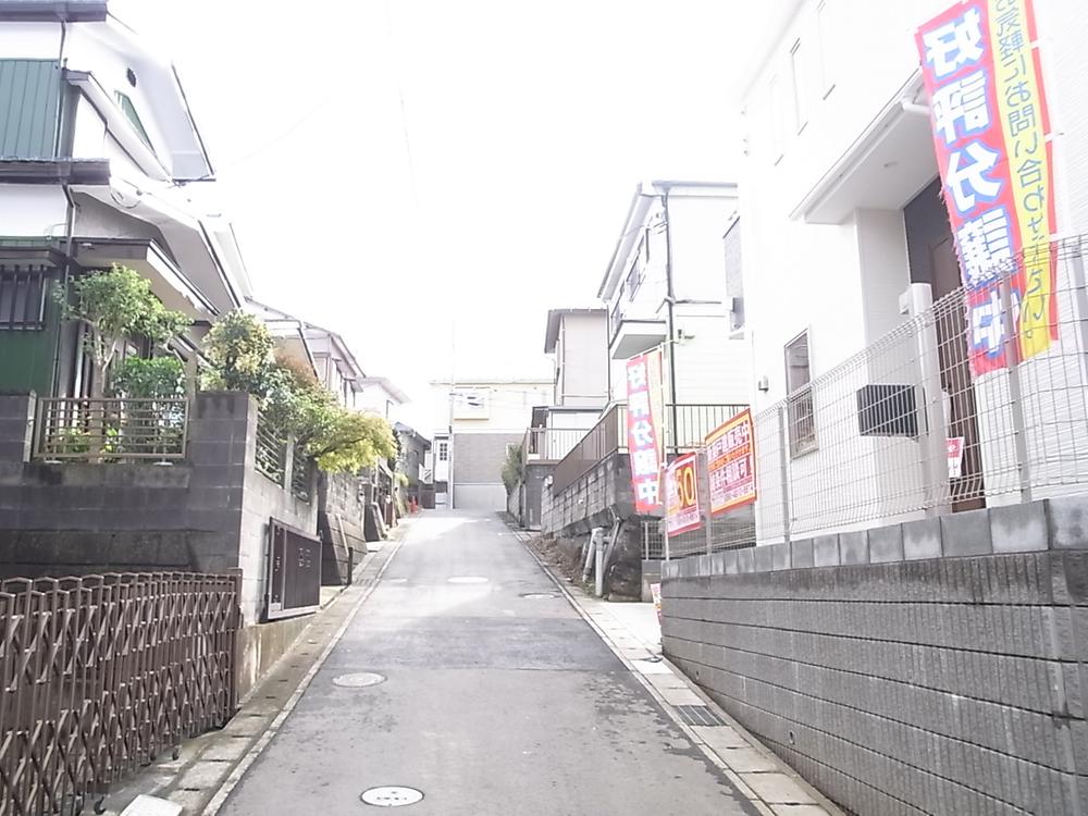 Local photos, including front road. Local (11 May 2013) Shooting