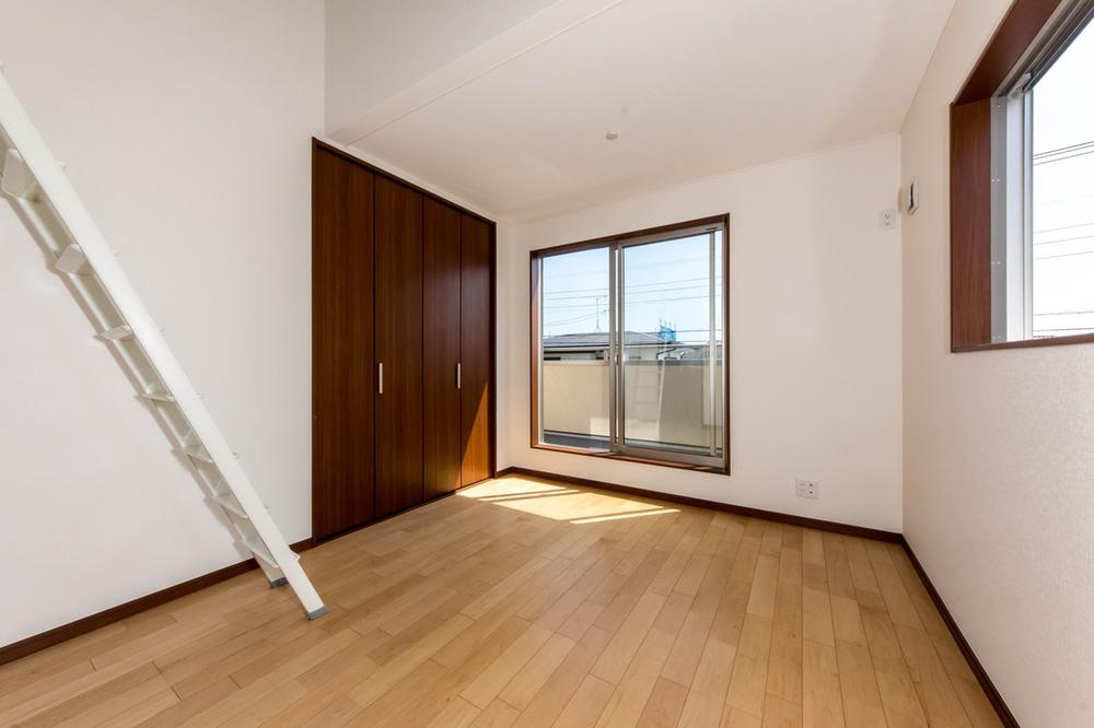 Non-living room. Room with a loft