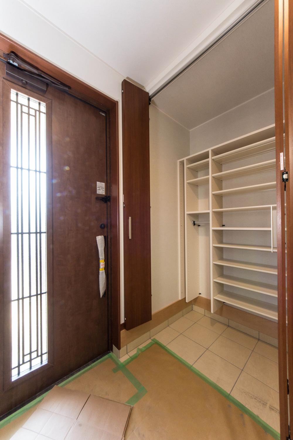 Entrance. Entrance of the storage enhancement