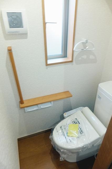 Toilet. Indoor (December 16, 2013) Shooting