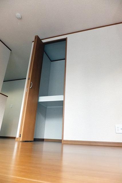 Receipt. It is the storage space of the living room ☆ (December 16, 2013) Shooting