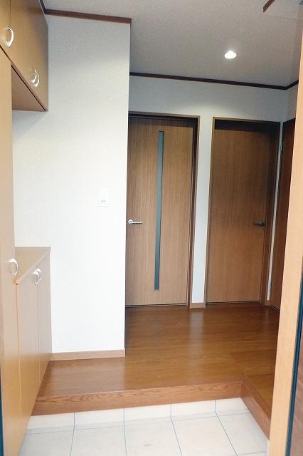 Entrance. There is a corridor part for the spread. (December 16, 2013) Shooting