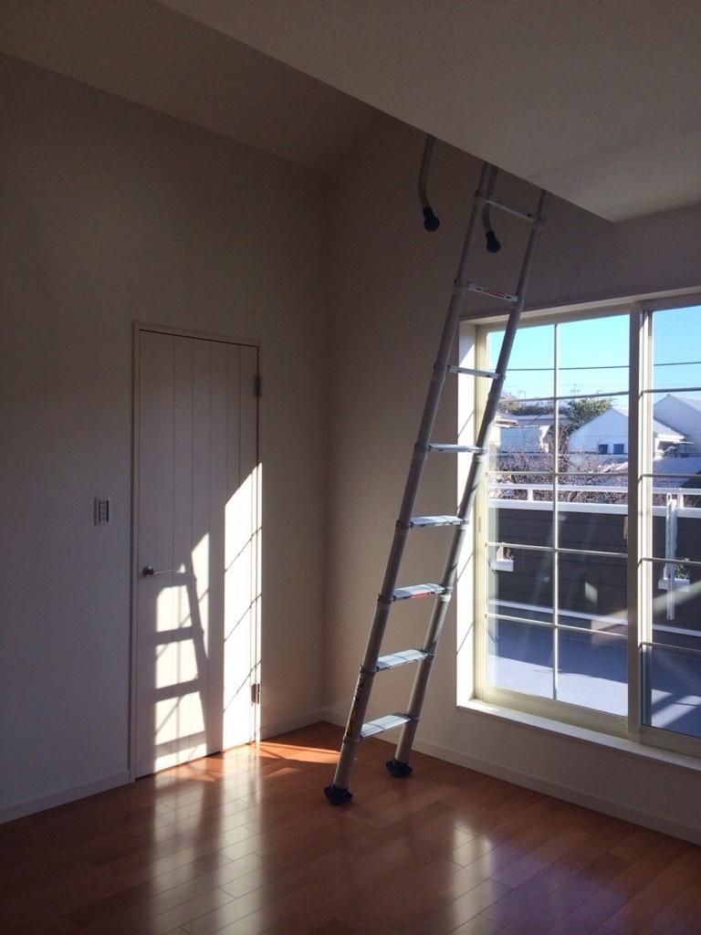 Non-living room. Indoor (12 May 2013) Shooting