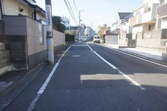 Local photos, including front road. Frontal road