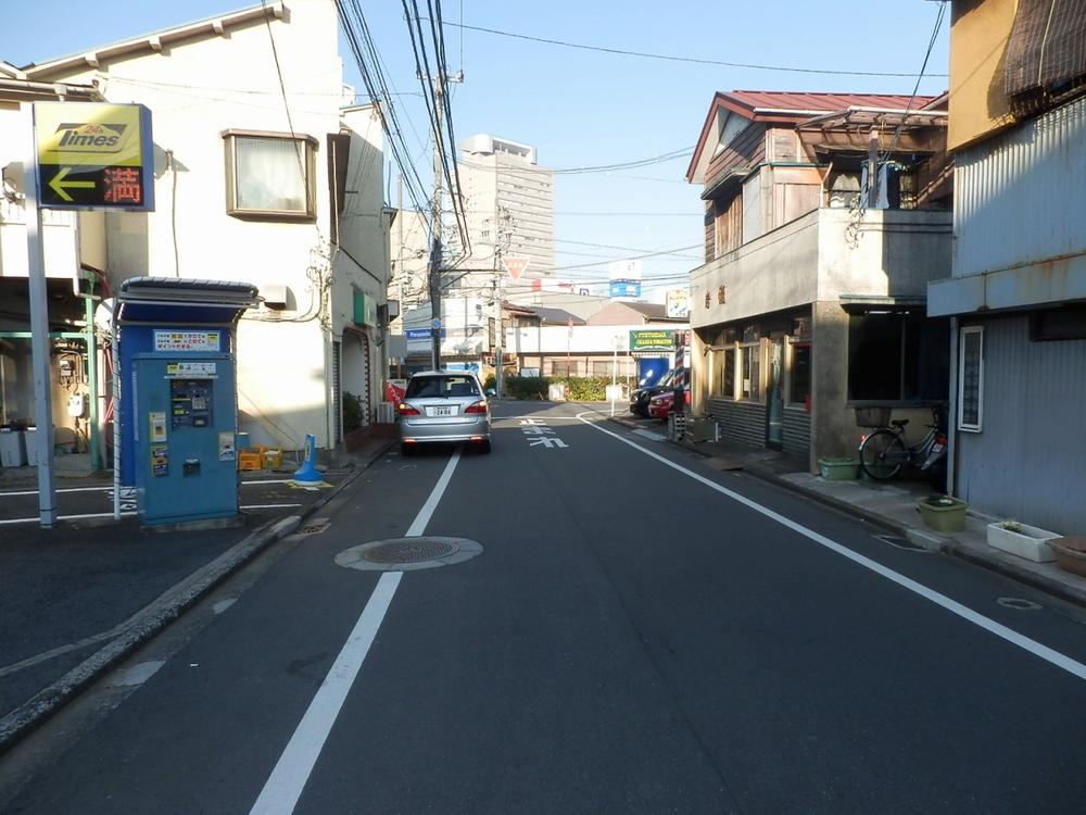 Local photos, including front road. Local (11 May 2013) Shooting It is a photograph of local, including front road! Public road is 6.4m
