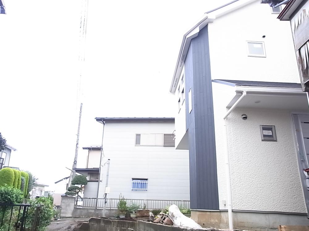 Local appearance photo. Local (11 May 2013) Shooting