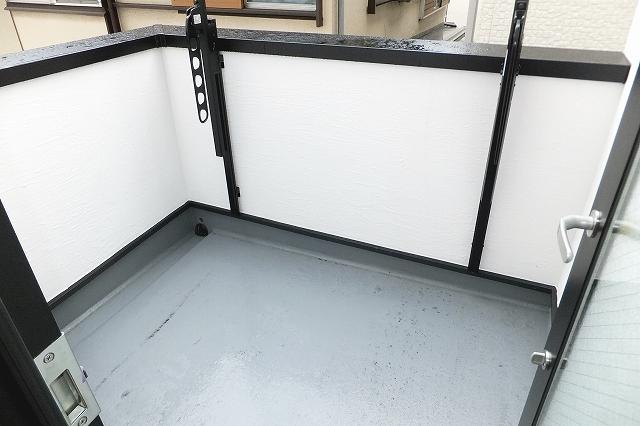 Balcony. You also can wash dry loose in the Square second floor balcony. Indoor (December 20, 2013) Shooting