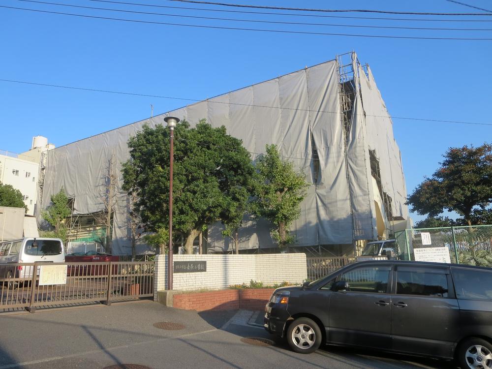 Primary school. 450m to Yoshiwara elementary school