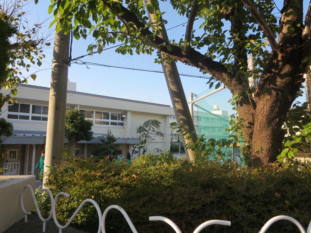 Junior high school. Konan 900m until junior high school