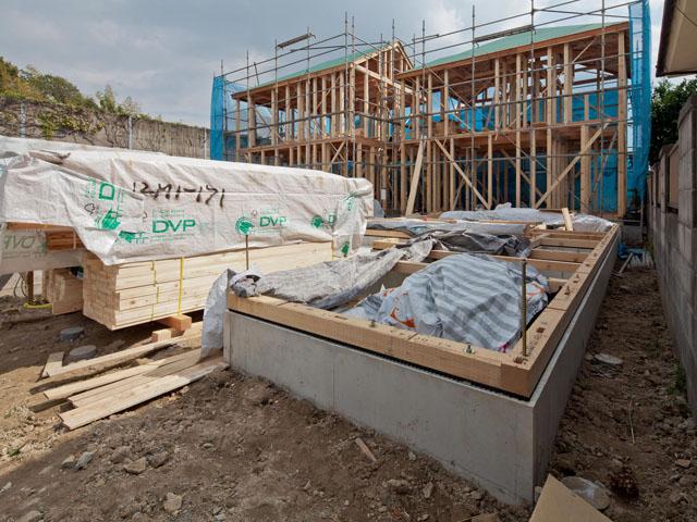 Local appearance photo. 9 Building