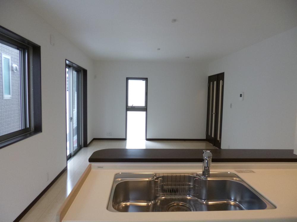 Kitchen. B Building Face-to-face kitchen with a feeling of opening!