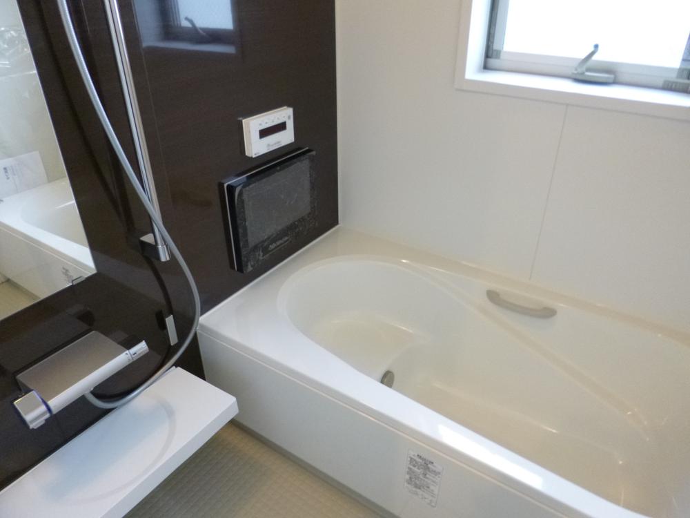 Bathroom. B Building 1 tsubo size that can stretch the loose leg