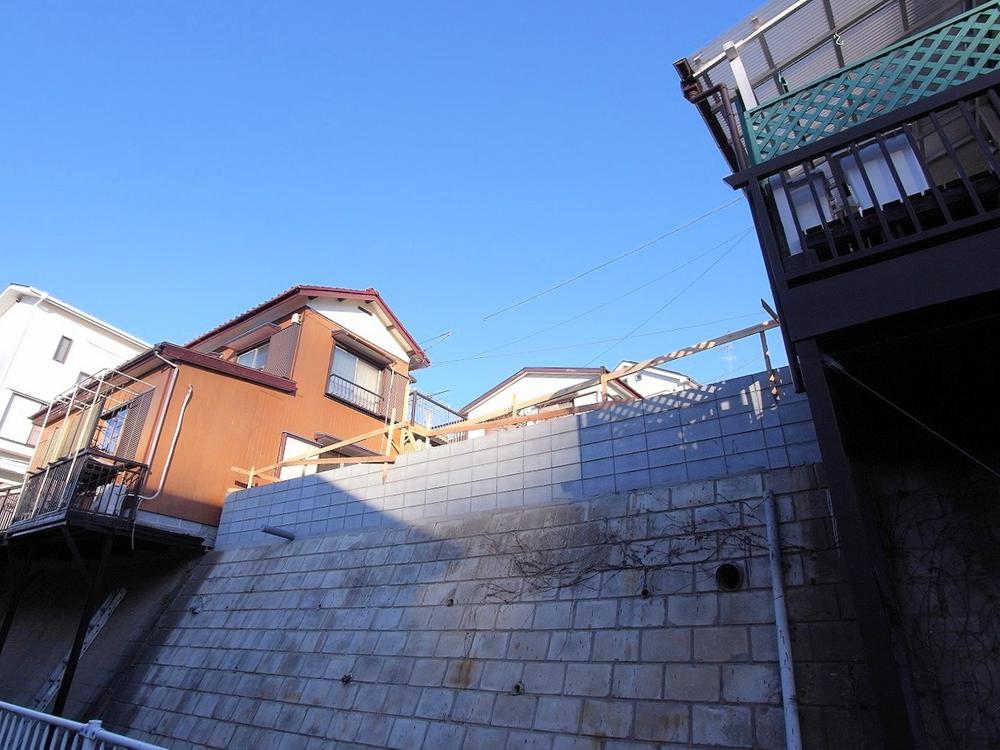 Local appearance photo. Local (12 May 2013) Shooting