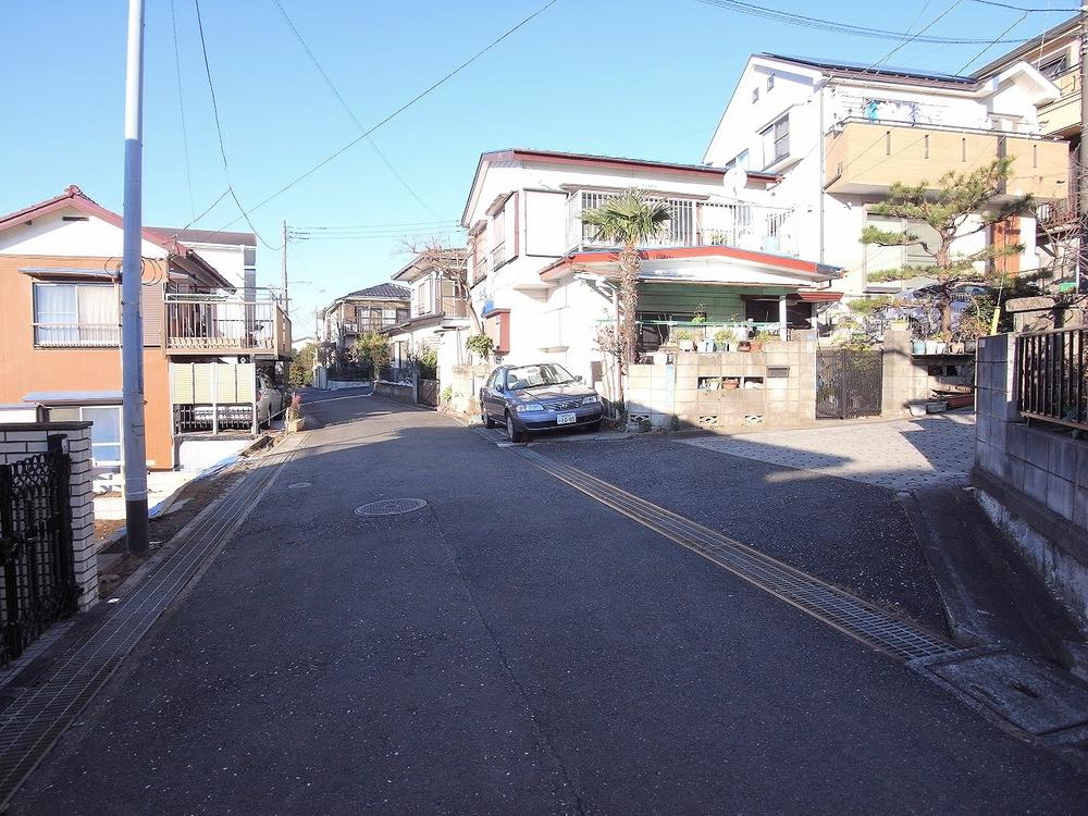 Local photos, including front road. Local (12 May 2013) Shooting