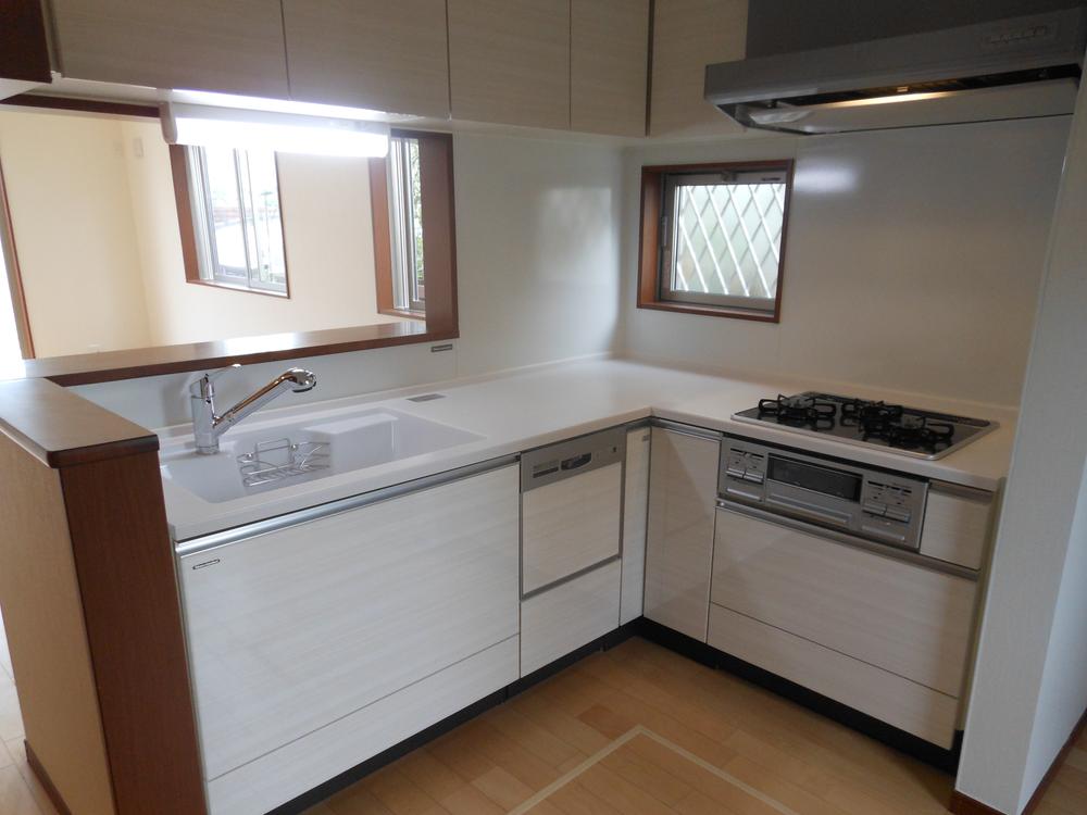 Kitchen. Indoor (10 May 2013) Shooting