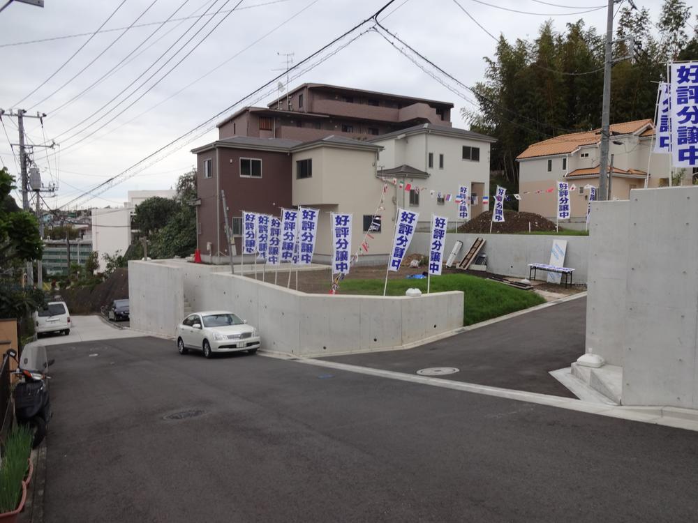 Local photos, including front road. Local (10 May 2013) Shooting