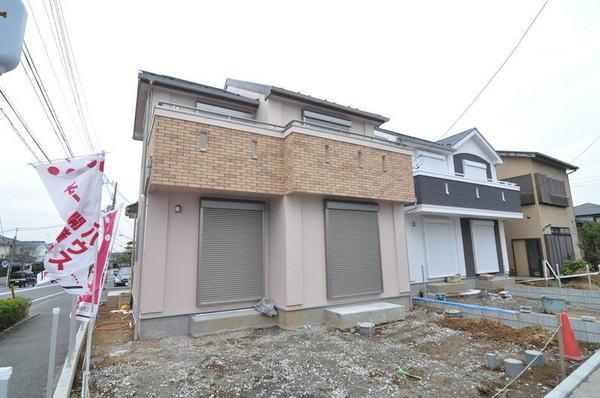 Local appearance photo. Local (11 May 2013) Shooting