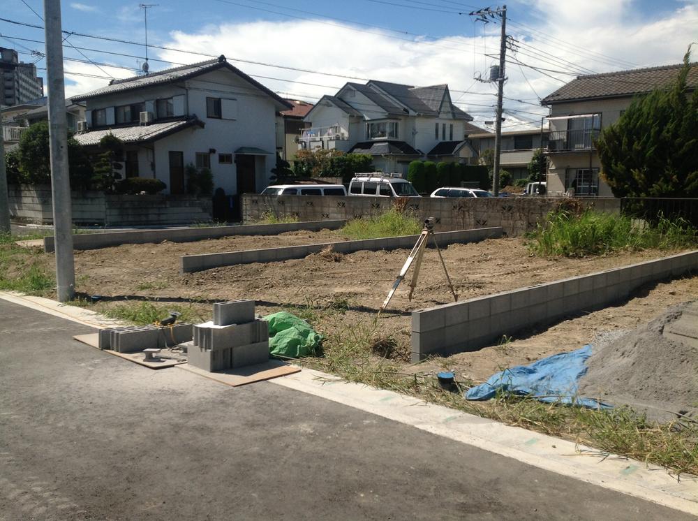 Local photos, including front road. Local (September 2013) Shooting