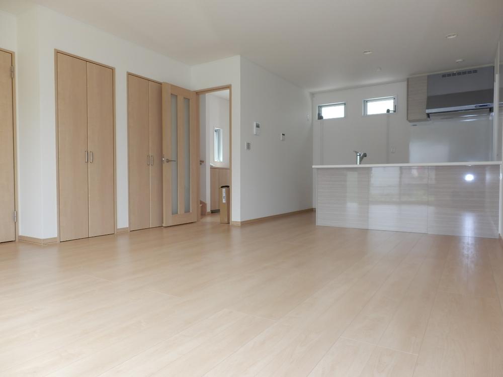 Living. Same specifications