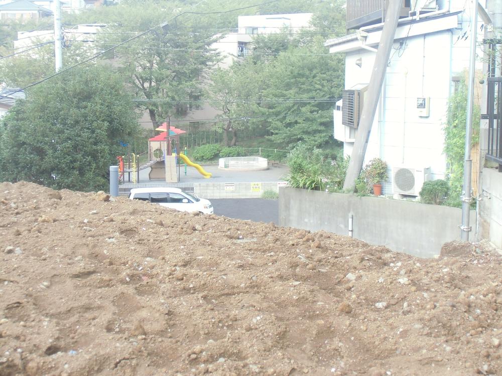 Local appearance photo. North and South there is a feeling of opening has been opened ~ Overlooking the Serigaya chome park than local