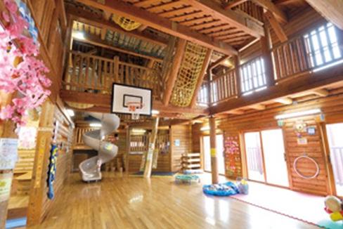 park. Children log house to play to children log house, even the day of the 500m rain is very popular in Chibikko
