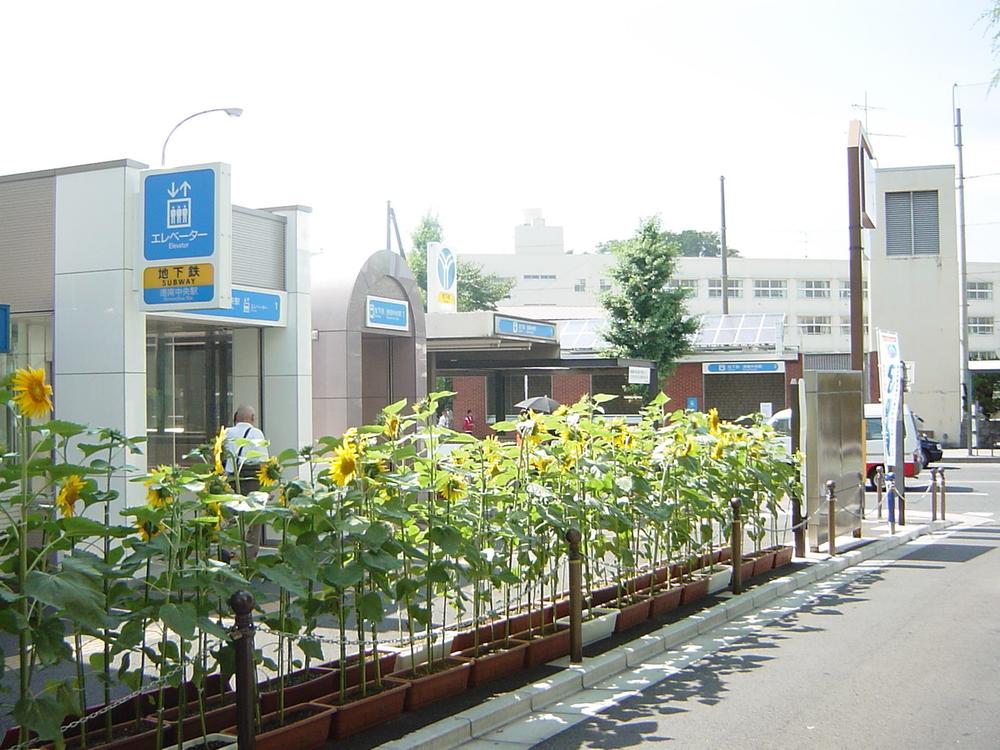 station. 1440m to Konan Chuo Station