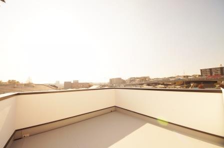 Balcony. Local (12 May 2013) Shooting, About 8.25 Pledge Sky balcony with a breadth of. 