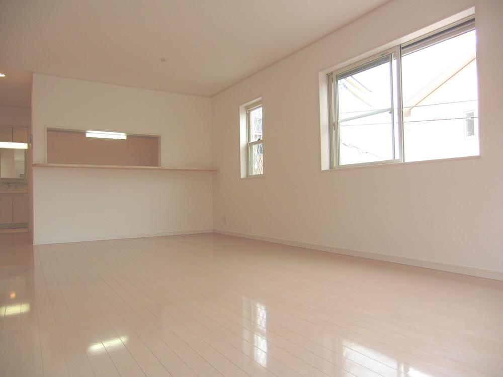 Same specifications photos (living). ( Building) same specification