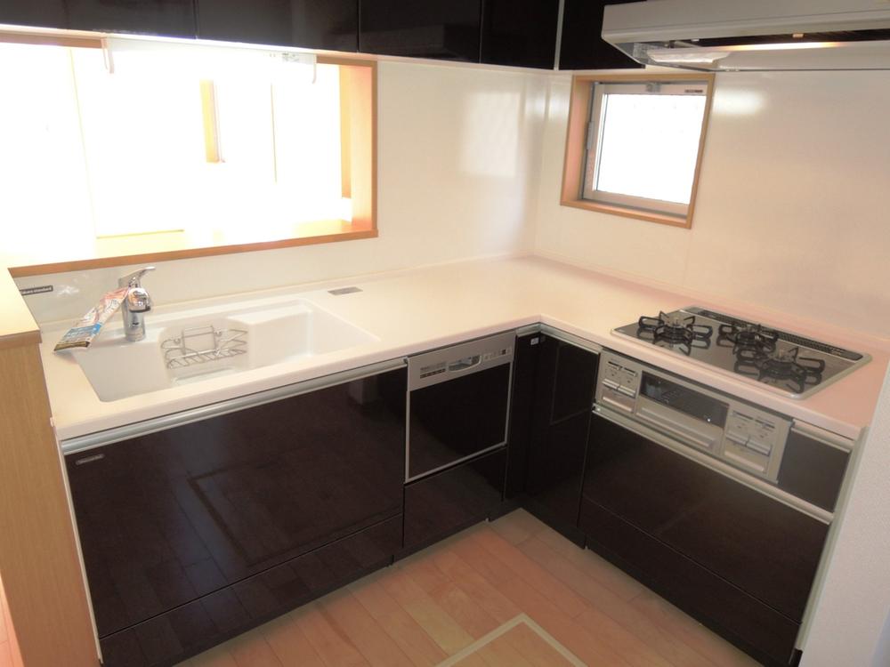 Kitchen. With dishwasher