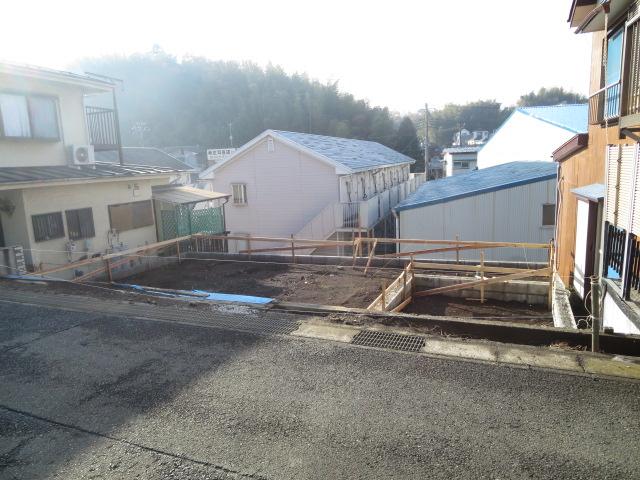 Local photos, including front road. Local (12 May 2013) Shooting