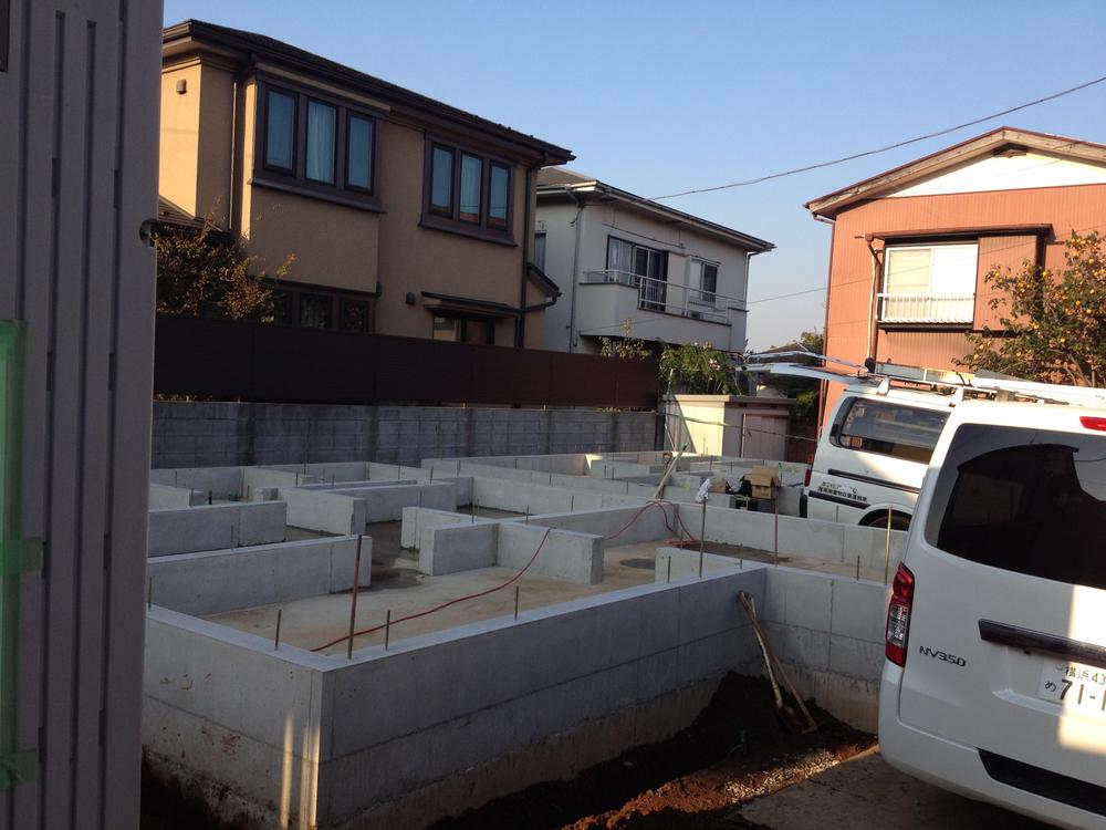 Local photos, including front road. Local (11 May 2013) Shooting