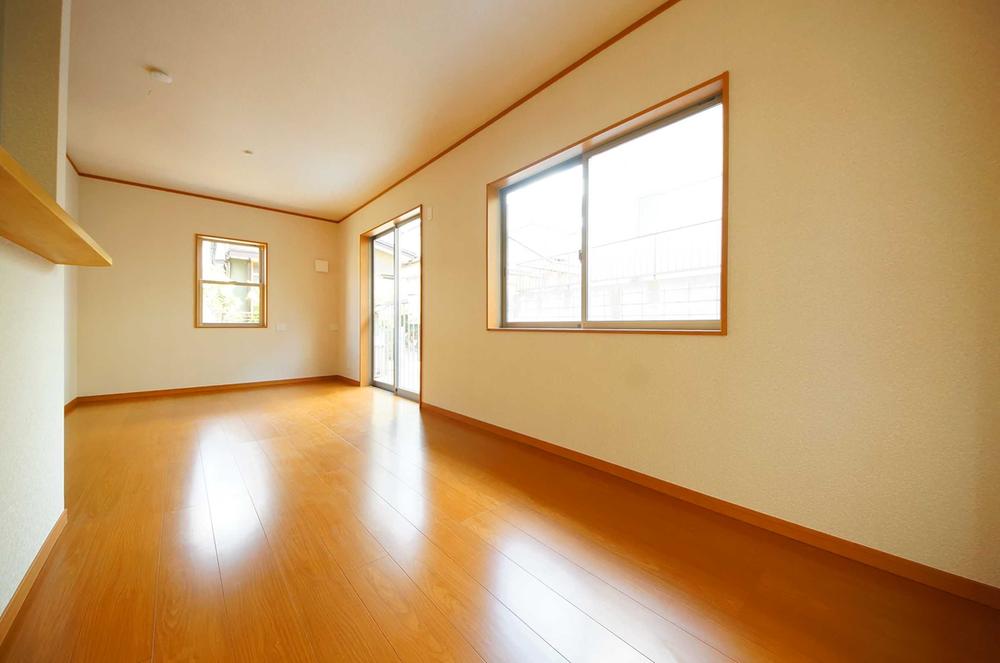 Living. Indoor (11 May 2013) Shooting, Easy-to-use is a good living. 