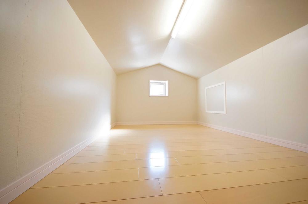 Receipt. Indoor (11 May 2013) Shooting, It is something useful attic storage.