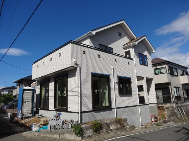 Local appearance photo. Local (10 May 2013) Shooting