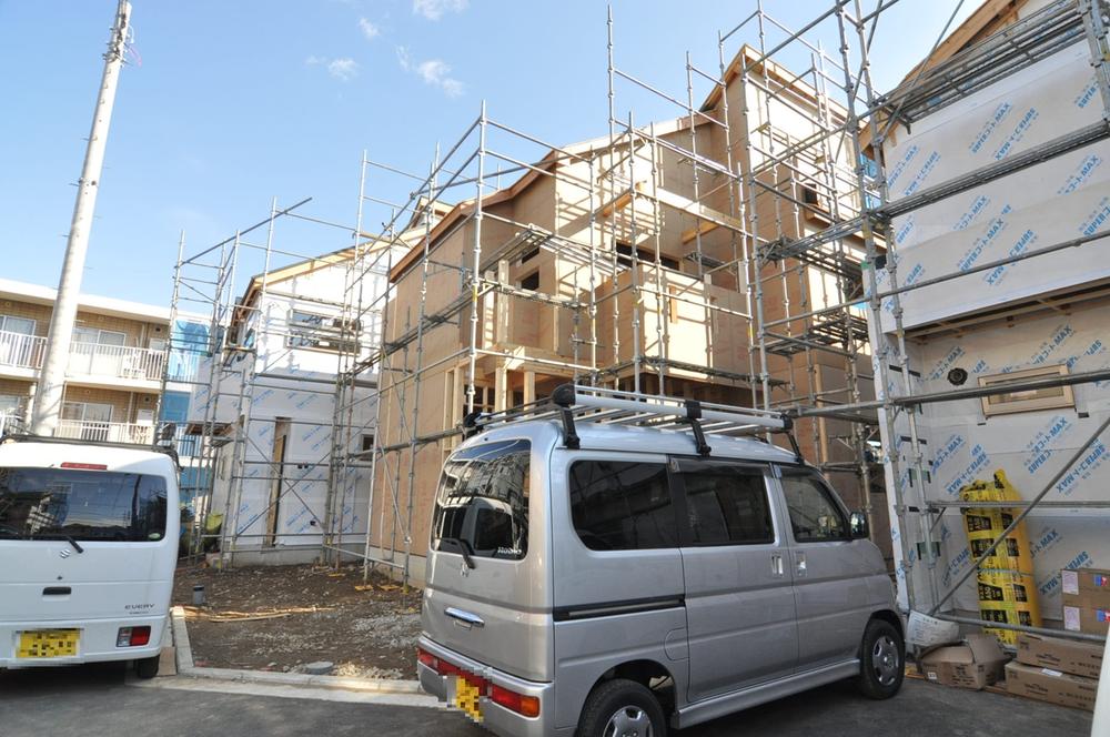 Local appearance photo. Local (12 May 2013) Shooting