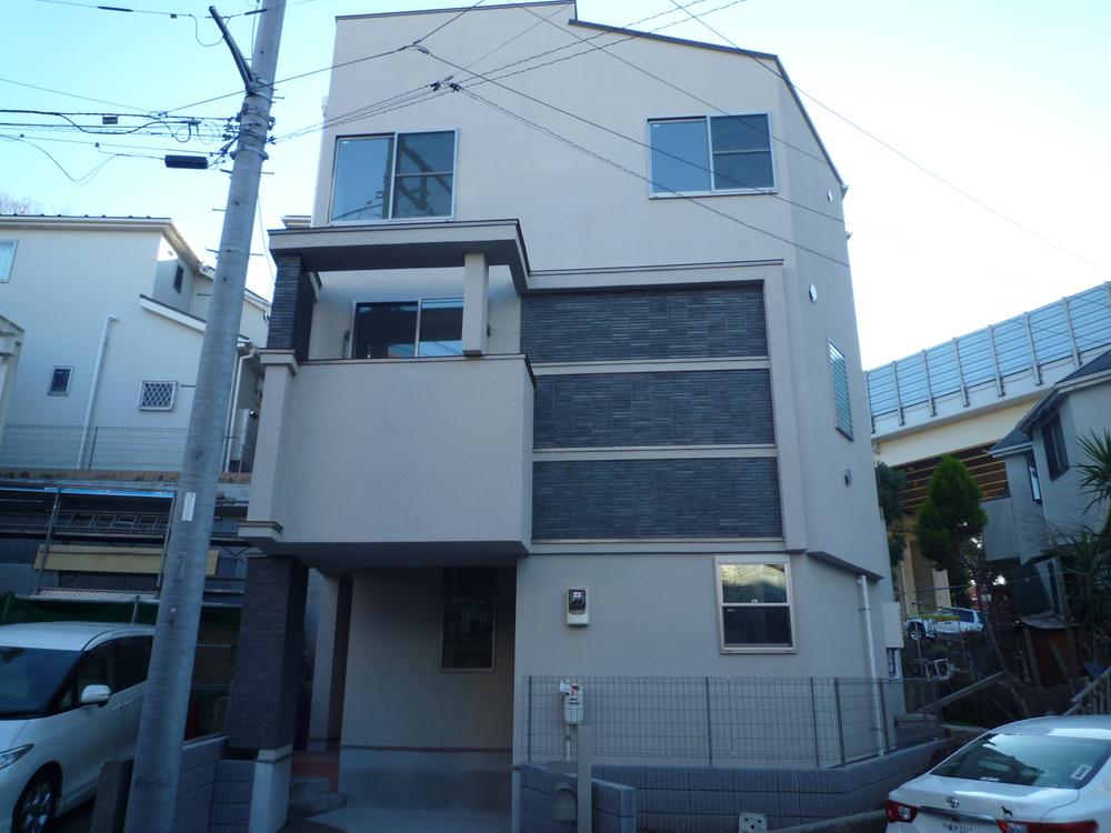 Local appearance photo. It finished in a luxurious appearance in accordance with the present tile.