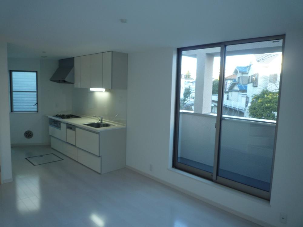 Living. Bright living room with many windows!