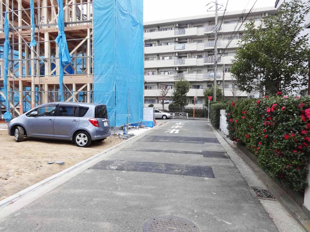 Local photos, including front road. Local (12 May 2013) Shooting