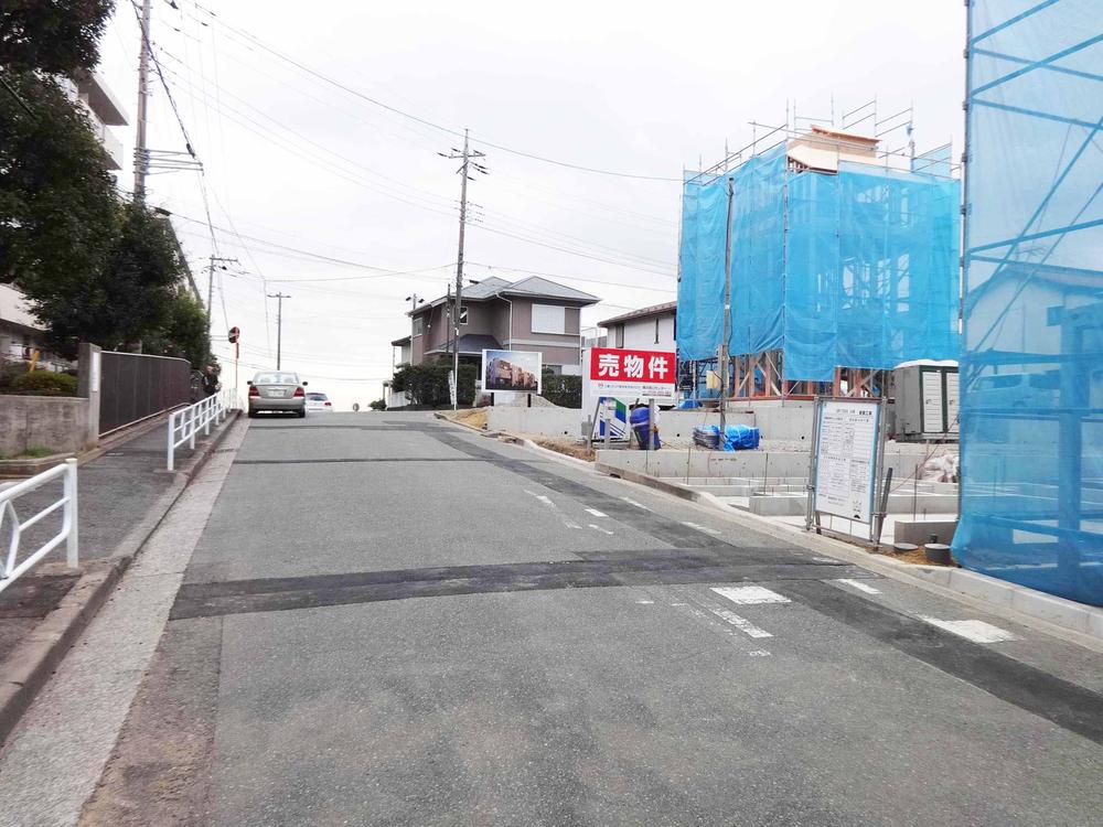 Local photos, including front road. Local (12 May 2013) Shooting