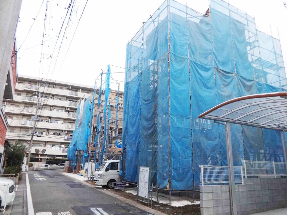 Local appearance photo. Local (12 May 2013) Shooting