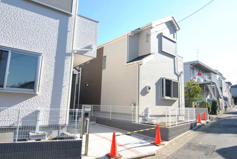 Local appearance photo. Local (11 May 2013) Shooting