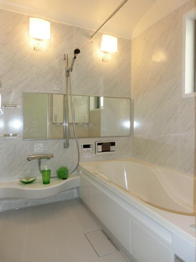 Bathroom. Unit bus with a bathroom dryer