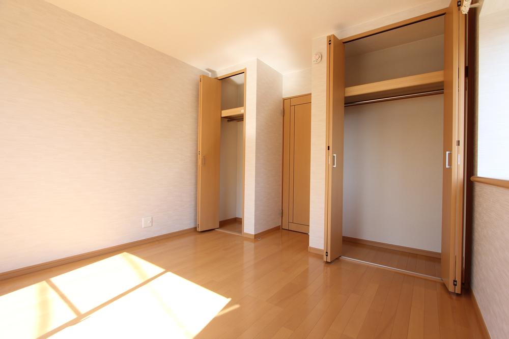 Same specifications photos (Other introspection). Example of construction room