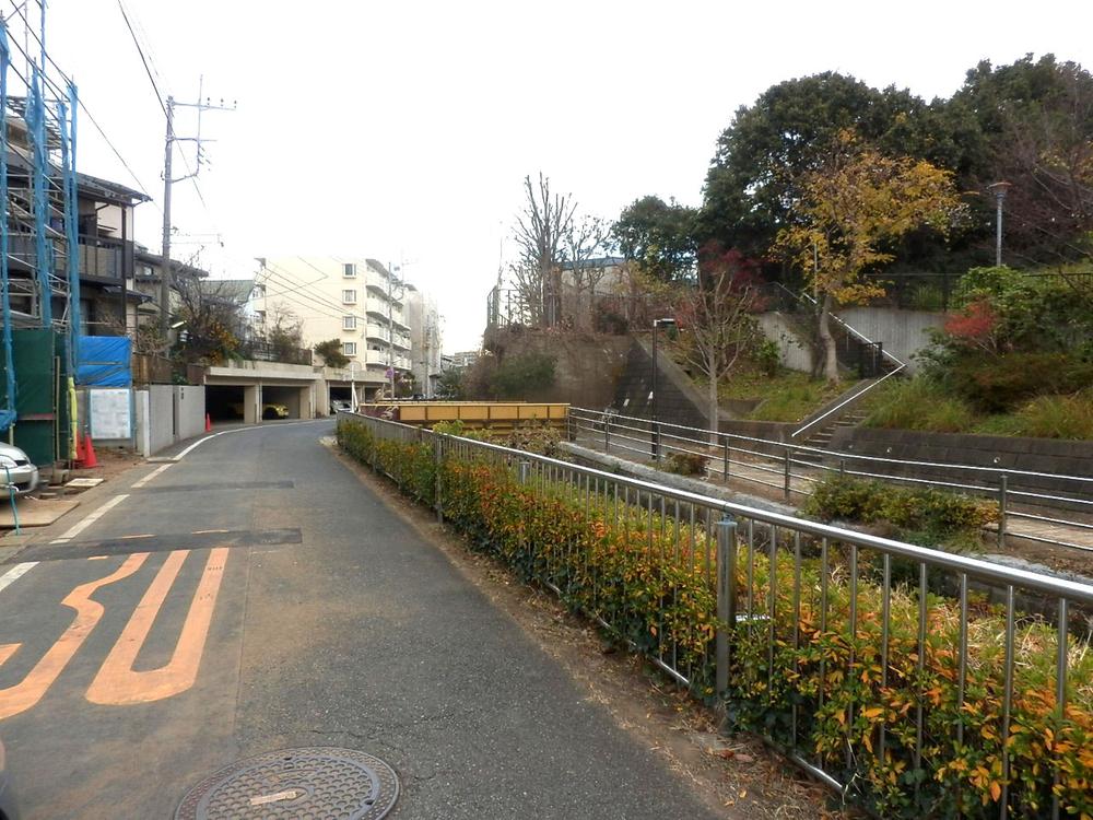 Local photos, including front road. Local (12 May 2013) shooting local