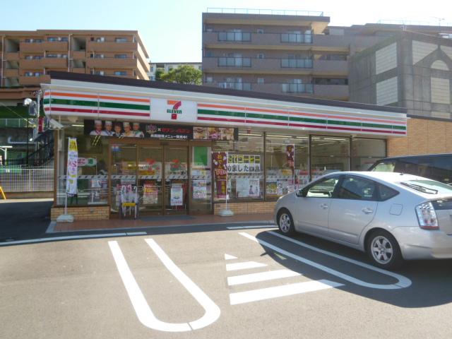 Convenience store. 80m until the Seven-Eleven store Shimonagaya