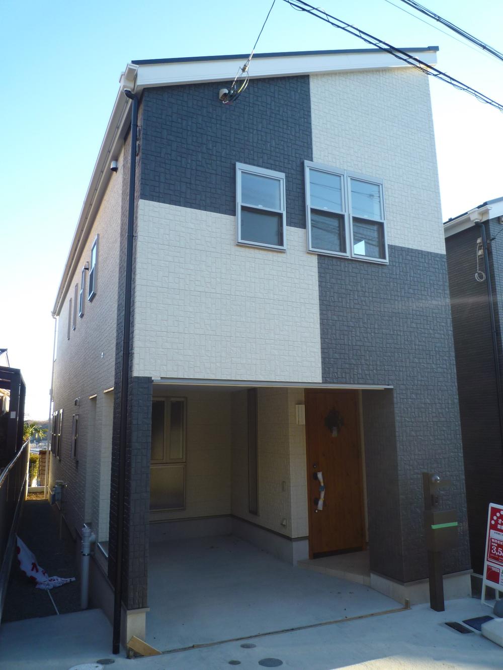 Local appearance photo. Appearance full of profound feeling by siding of dichroic. 