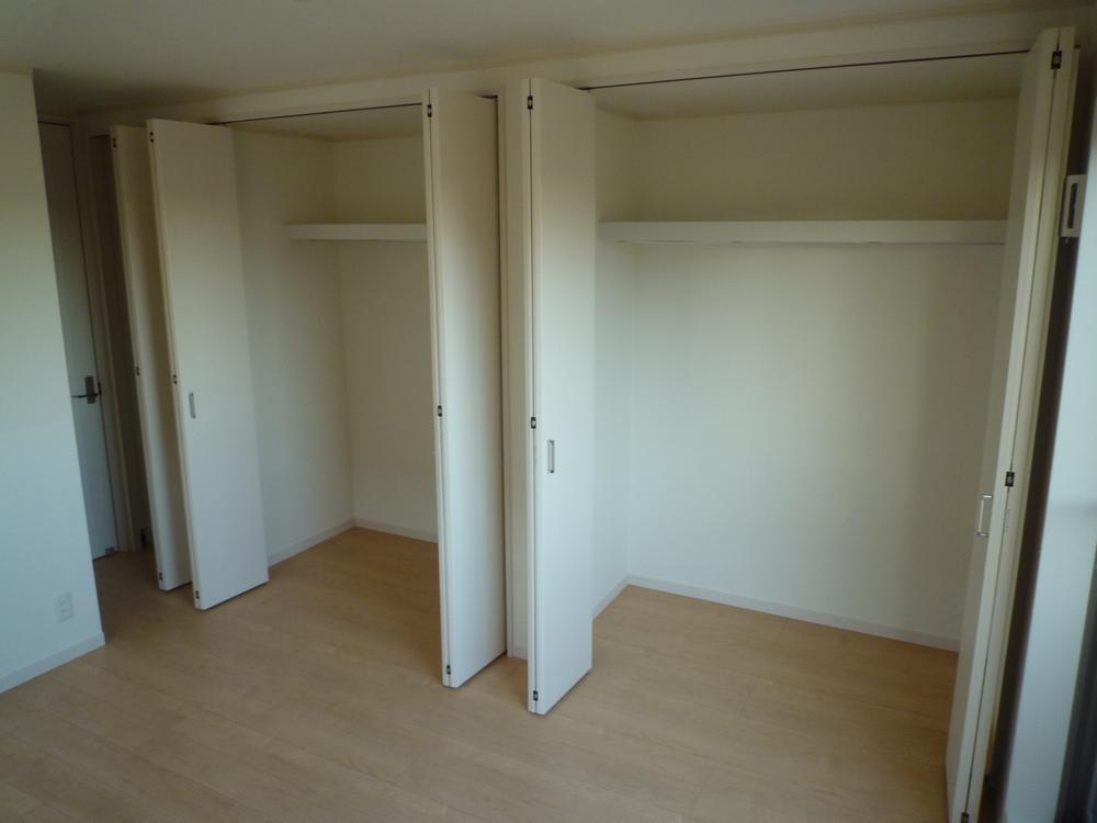 Non-living room. Equipped with a large closet in each room. 